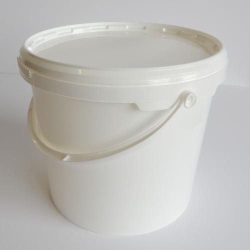 10 PLASTIC CONTAINERS & LIDS - WHITE